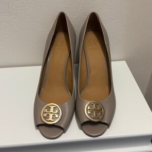 Tory Burch Taupe Benton Peep Toe Heels with Gold Emblem-Size 9 1/2